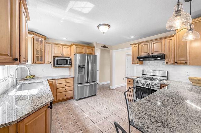 89 Kane Brothers Cir, Westfield, MA 01085