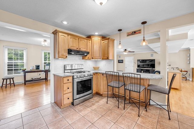 89 Kane Brothers Cir, Westfield, MA 01085