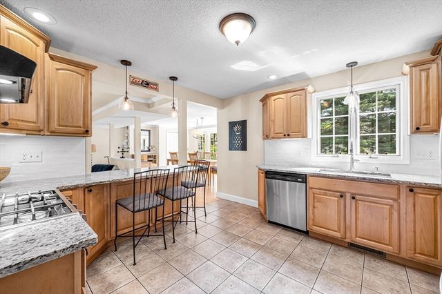89 Kane Brothers Cir, Westfield, MA 01085