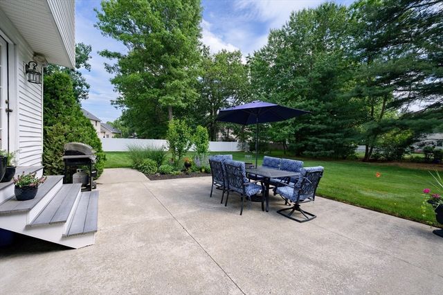 89 Kane Brothers Cir, Westfield, MA 01085