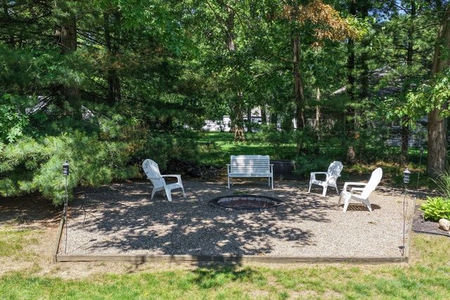 89 Kane Brothers Cir, Westfield, MA 01085