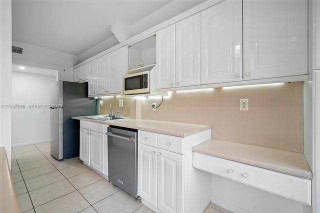 1891 N 61st Avenue B215, Hollywood, FL 33024
