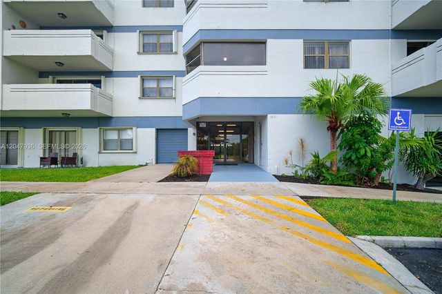 1891 N 61st Avenue B215, Hollywood, FL 33024