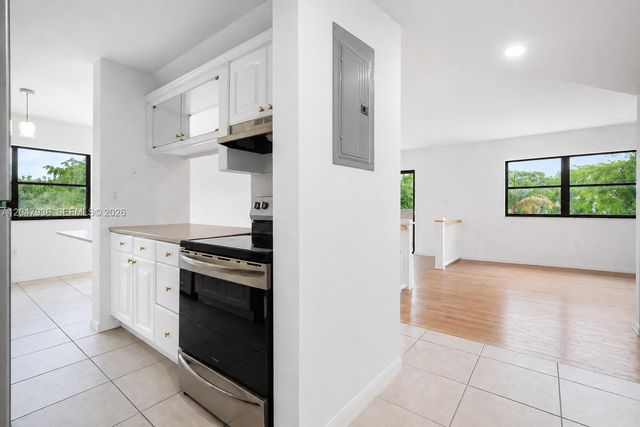 1891 N 61st Avenue B215, Hollywood, FL 33024