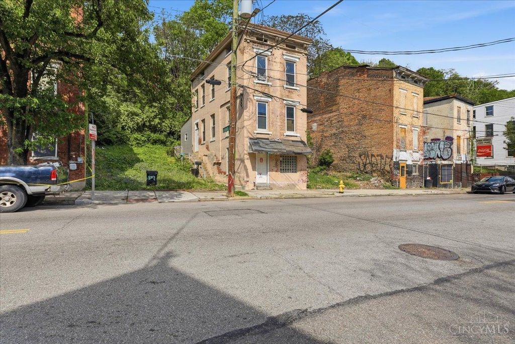 677 State Avenue, Cincinnati, OH 45204