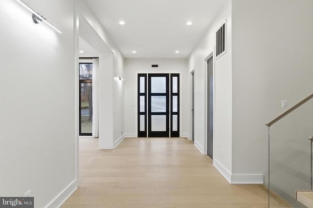 1573 WESTMORELAND ST, Mclean, VA 22101