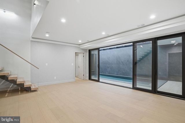 1573 WESTMORELAND ST, Mclean, VA 22101