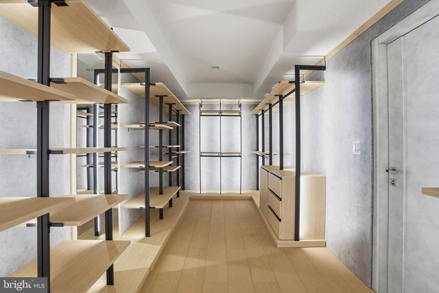 1573 WESTMORELAND ST, Mclean, VA 22101