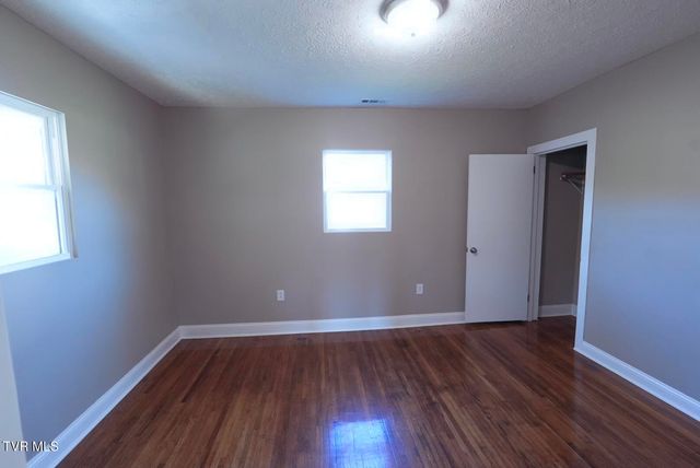 327 Walnut Street, Gate City, VA 24251