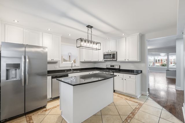 10557 S Indiana Avenue, Chicago, IL 60628