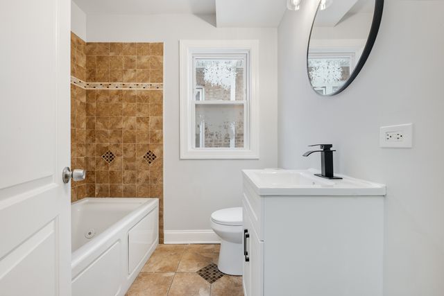 10557 S Indiana Avenue, Chicago, IL 60628