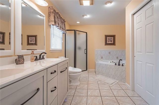 4399 Driftwood Lane, Lower Macungie Twp, PA 18103