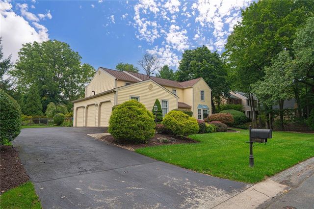 4399 Driftwood Lane, Lower Macungie Twp, PA 18103