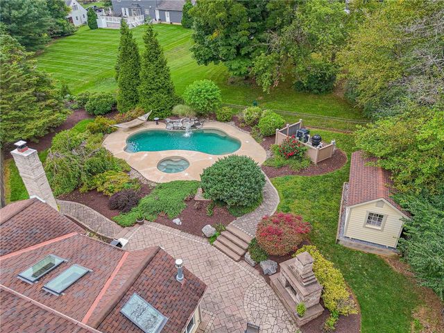 4399 Driftwood Lane, Lower Macungie Twp, PA 18103
