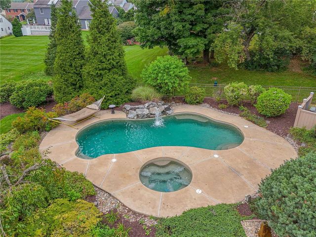 4399 Driftwood Lane, Lower Macungie Twp, PA 18103