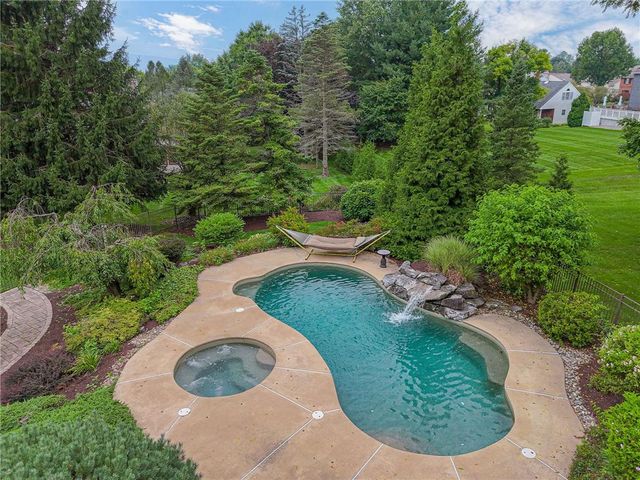 4399 Driftwood Lane, Lower Macungie Twp, PA 18103