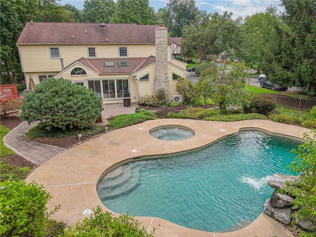 4399 Driftwood Lane, Lower Macungie Twp, PA 18103