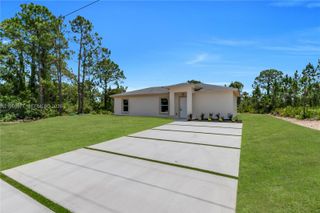 2801 42 St W, Lehigh Acres, FL 33972