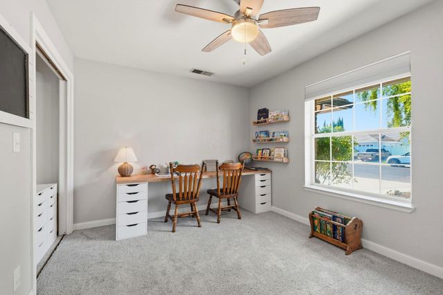 1058 Spring Meadow Dr, Manteca, CA 95336