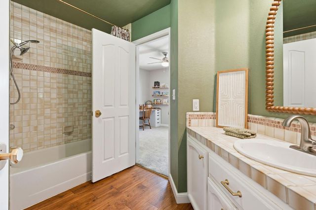 1058 Spring Meadow Dr, Manteca, CA 95336