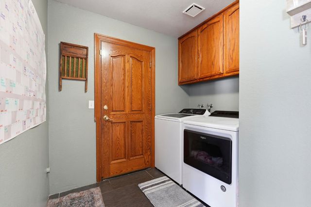 1058 Spring Meadow Dr, Manteca, CA 95336