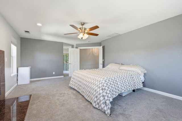 1058 Spring Meadow Dr, Manteca, CA 95336