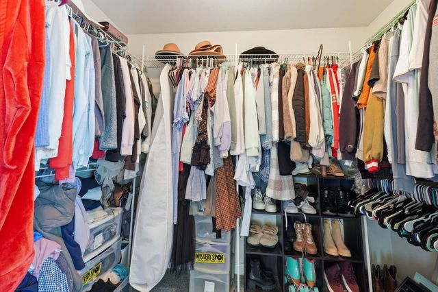 1058 Spring Meadow Dr, Manteca, CA 95336