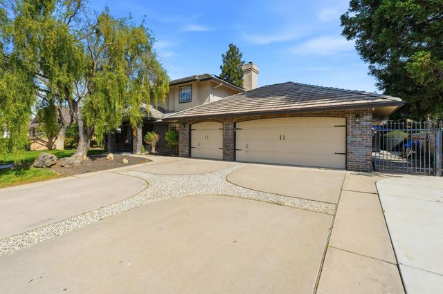 1058 Spring Meadow Dr, Manteca, CA 95336
