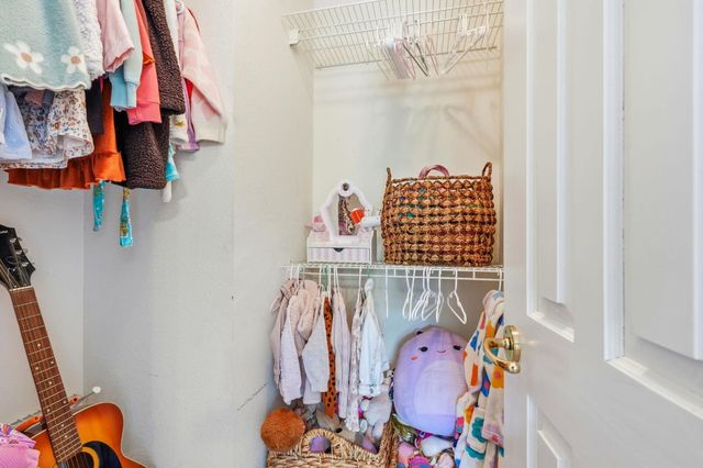 1058 Spring Meadow Dr, Manteca, CA 95336