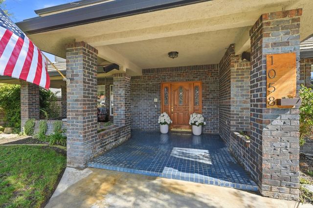 1058 Spring Meadow Dr, Manteca, CA 95336