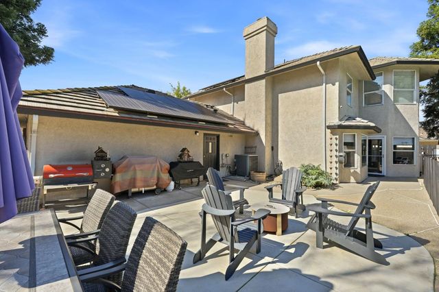 1058 Spring Meadow Dr, Manteca, CA 95336