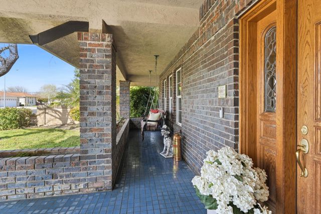 1058 Spring Meadow Dr, Manteca, CA 95336