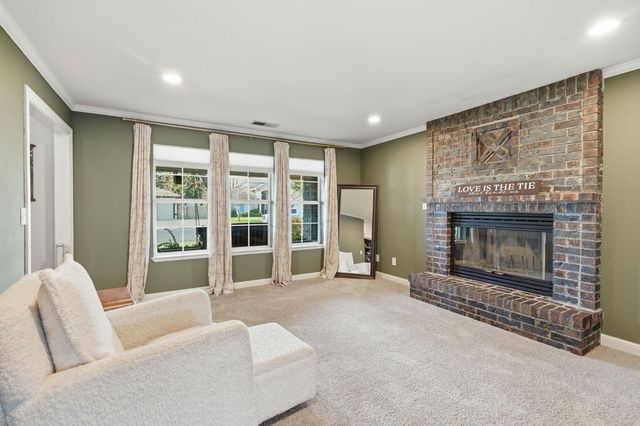 1058 Spring Meadow Dr, Manteca, CA 95336