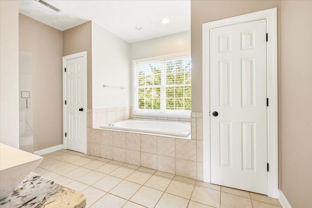 6330 Hamlet TRL, Roanoke, VA 24018