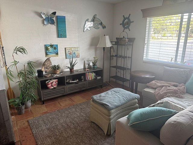 525 MANATEE COURT 8, Venice, FL 34285