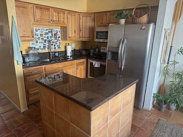 525 MANATEE COURT 8, Venice, FL 34285