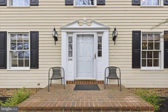 256 BROOKNEIL DR, Winchester, VA 22602