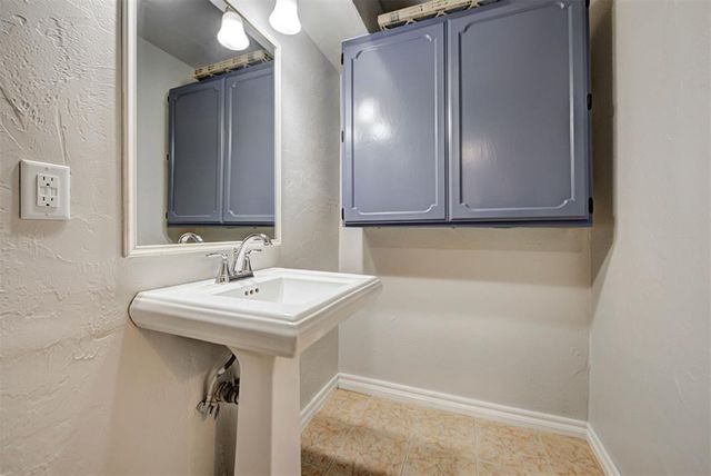 1011 W Gemini Road, Edmond, OK 73003