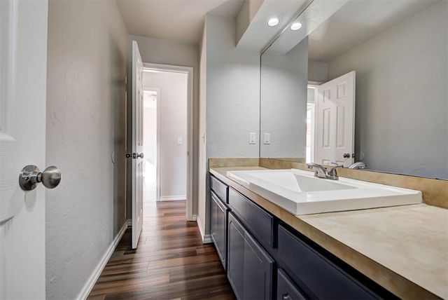 1011 W Gemini Road, Edmond, OK 73003