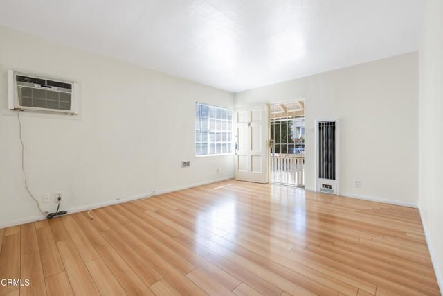 412 Pioneer Drive, Glendale, CA 91203