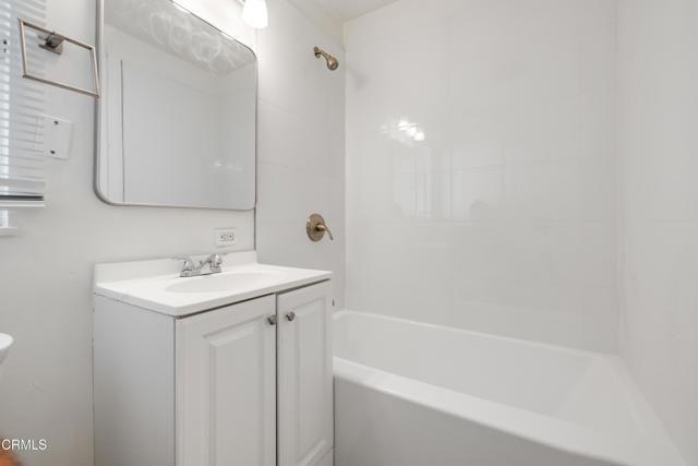 412 Pioneer Drive, Glendale, CA 91203