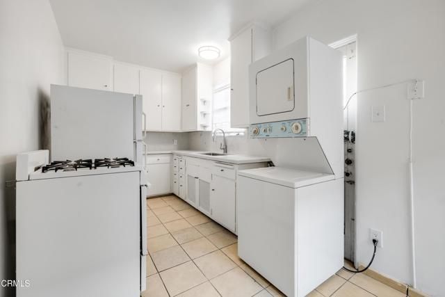 412 Pioneer Drive, Glendale, CA 91203