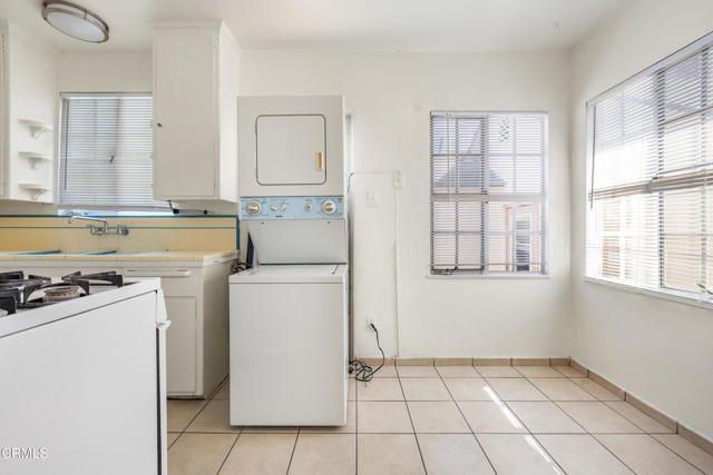 412 Pioneer Drive, Glendale, CA 91203