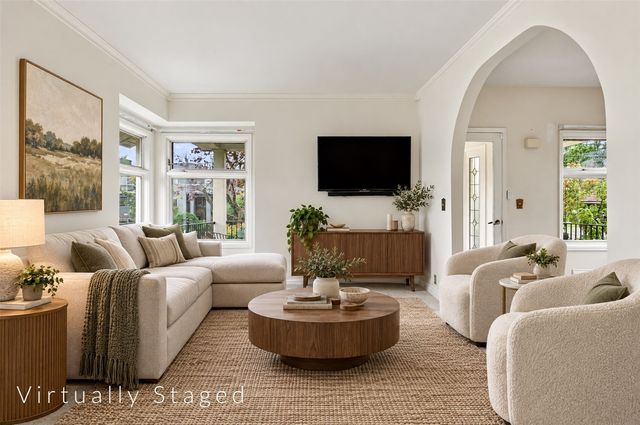 5240 S Dawson Street, Seattle, WA 98118