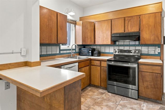 5240 S Dawson Street, Seattle, WA 98118