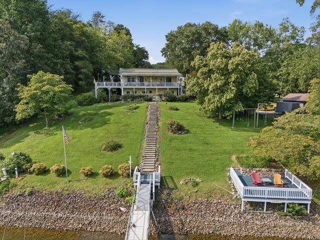 1035 Laurel Lane, Hiawassee, GA 30546