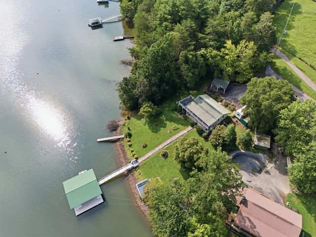 1035 Laurel Lane, Hiawassee, GA 30546