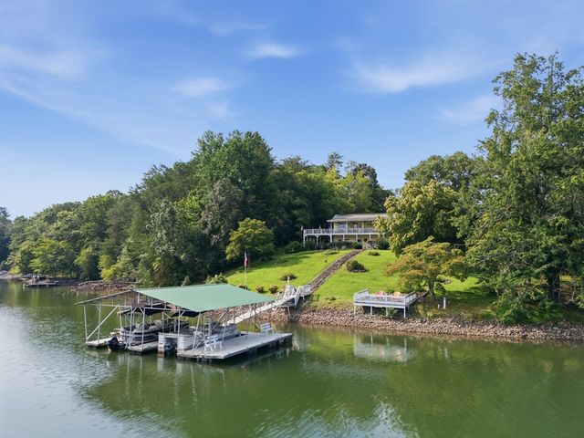1035 Laurel Lane, Hiawassee, GA 30546