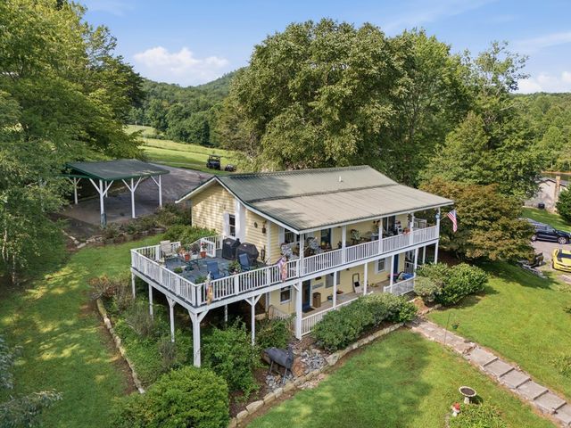 1035 Laurel Lane, Hiawassee, GA 30546