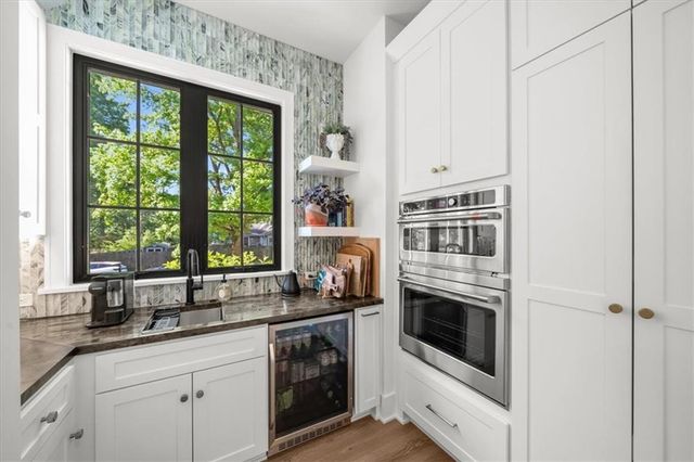 5216 W 73rd Street, Prairie Village, KS 66208